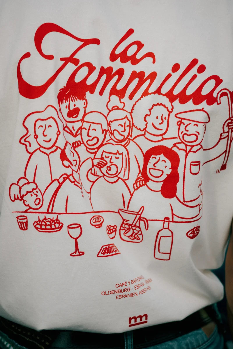 La Fammilia T-Shirt 2025