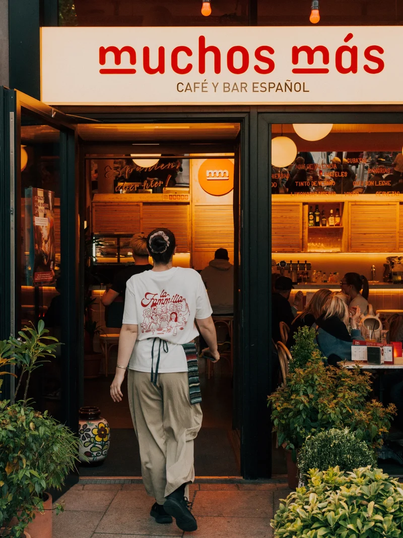 La Fammilia T-Shirt 2025