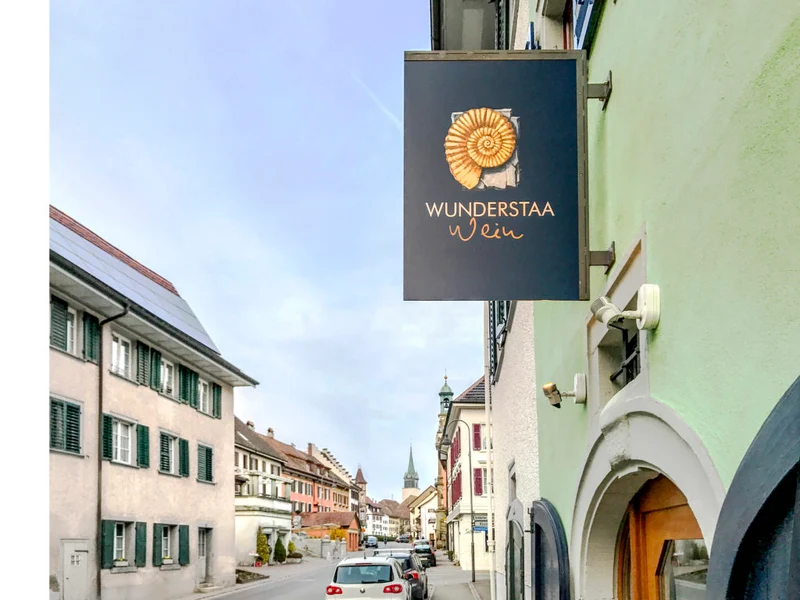 Grosse Weindegustation im Gewölbekeller