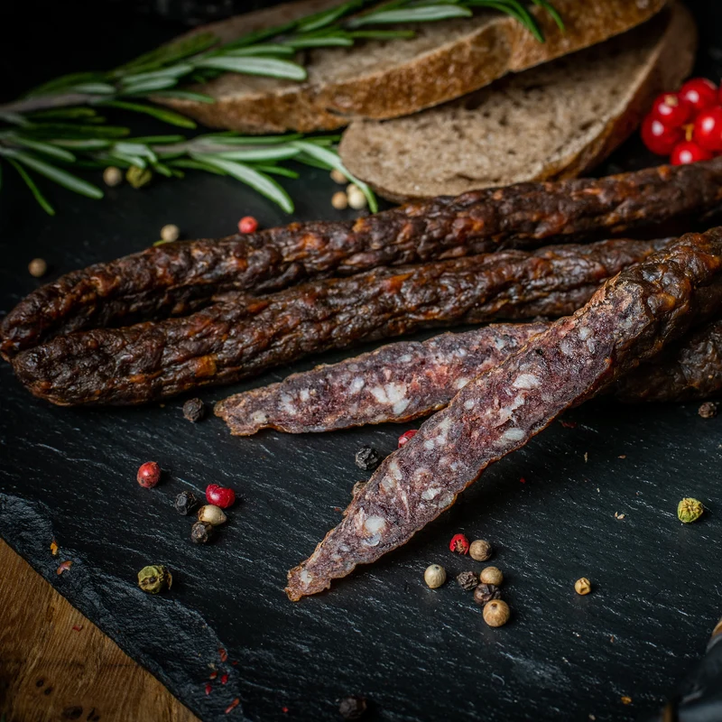 Wildschwein-Knacker mit Schweinespeck von Purely Green - VAKUUMIERT - 5 Stück